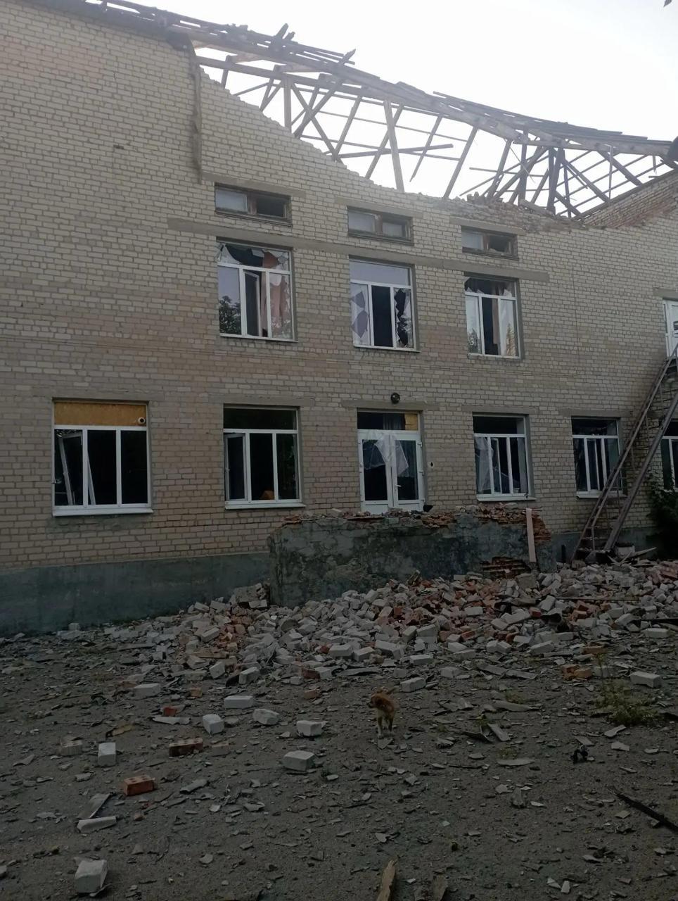 ВСУ ударили по детскому саду и школе в прифронтовом селе Запорожской области,...