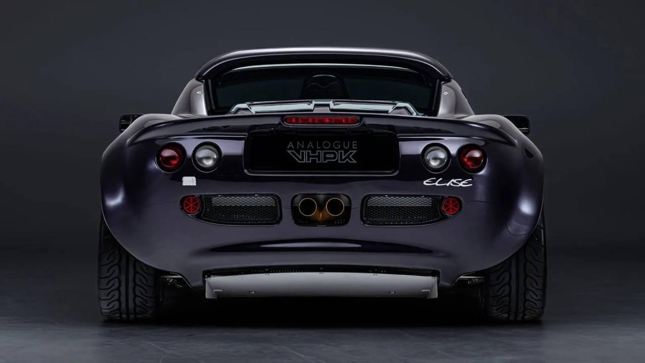 Из обычного Lotus Elise сделали одноместный монстр с центральной посадкой.