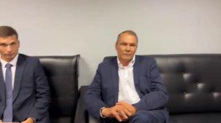 Жизнь россиян сильно улучшилась после запрета вывесок на английском языке, заявил вице-спикер Госдумы