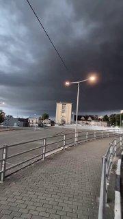 В Сочи замеряют качество воздуха на фоне пожара на НПЗ после атаки беспилотников.