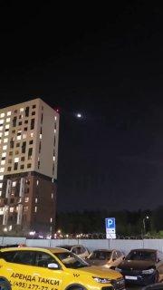 В подмосковном поселке Мирный подростки запустили квадрокоптер, но не смогли...