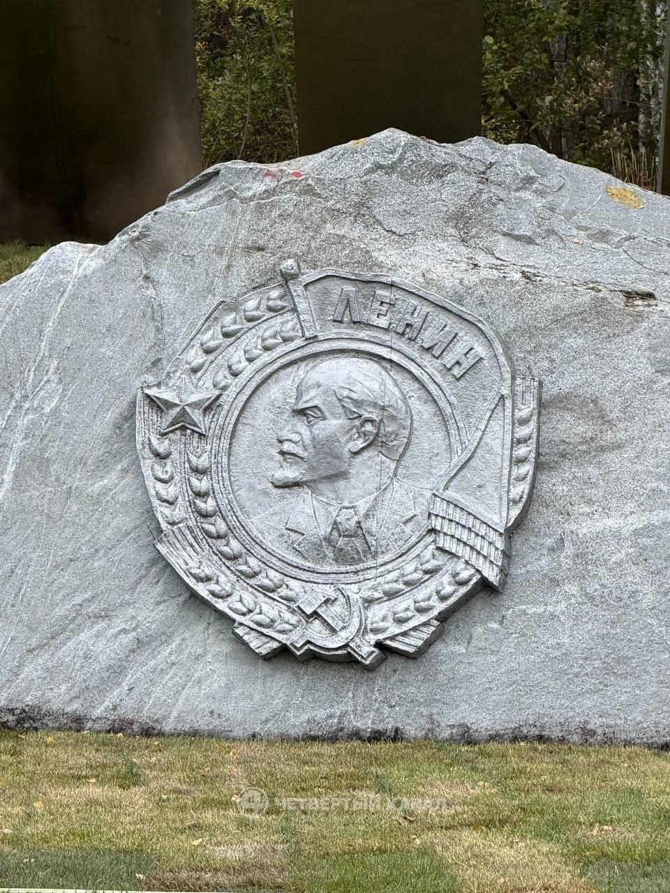 Новую стелу на въезде в Екатеринбург почти доделали