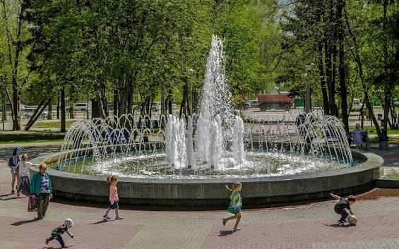 Власти Новосибирска реконструируют фонтан в сквере Авиаторов. На обновление объекта направят почти 1,5 миллиона рублей.