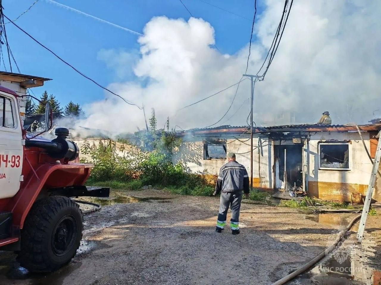 Торговые павильоны горели в Бородино Пожар на улице Ленина произошёл сегодня...
