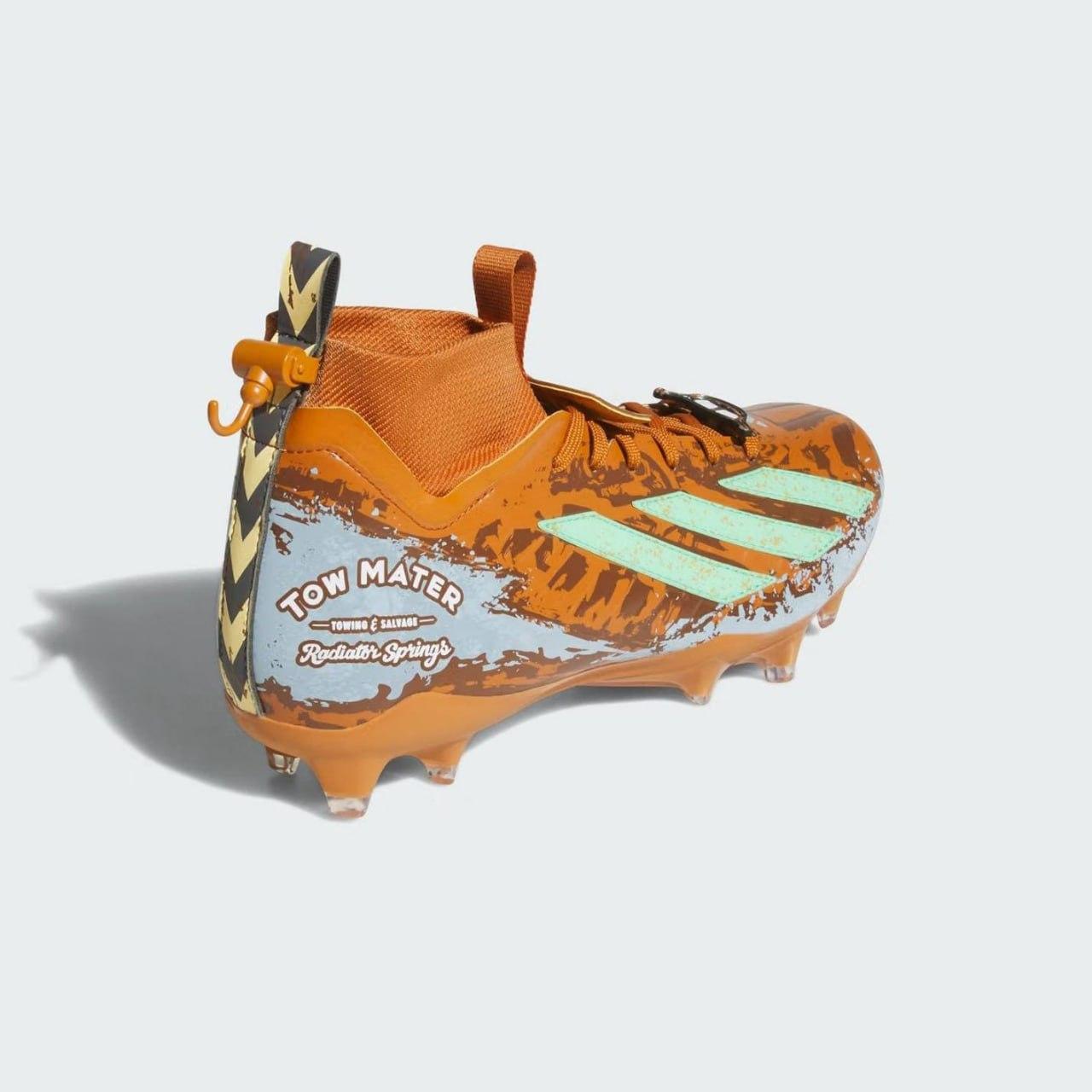 Adidas выпустил футбольные бутсы в стиле «Тачек» — коллекцию посвятили 20-летию франшизы.