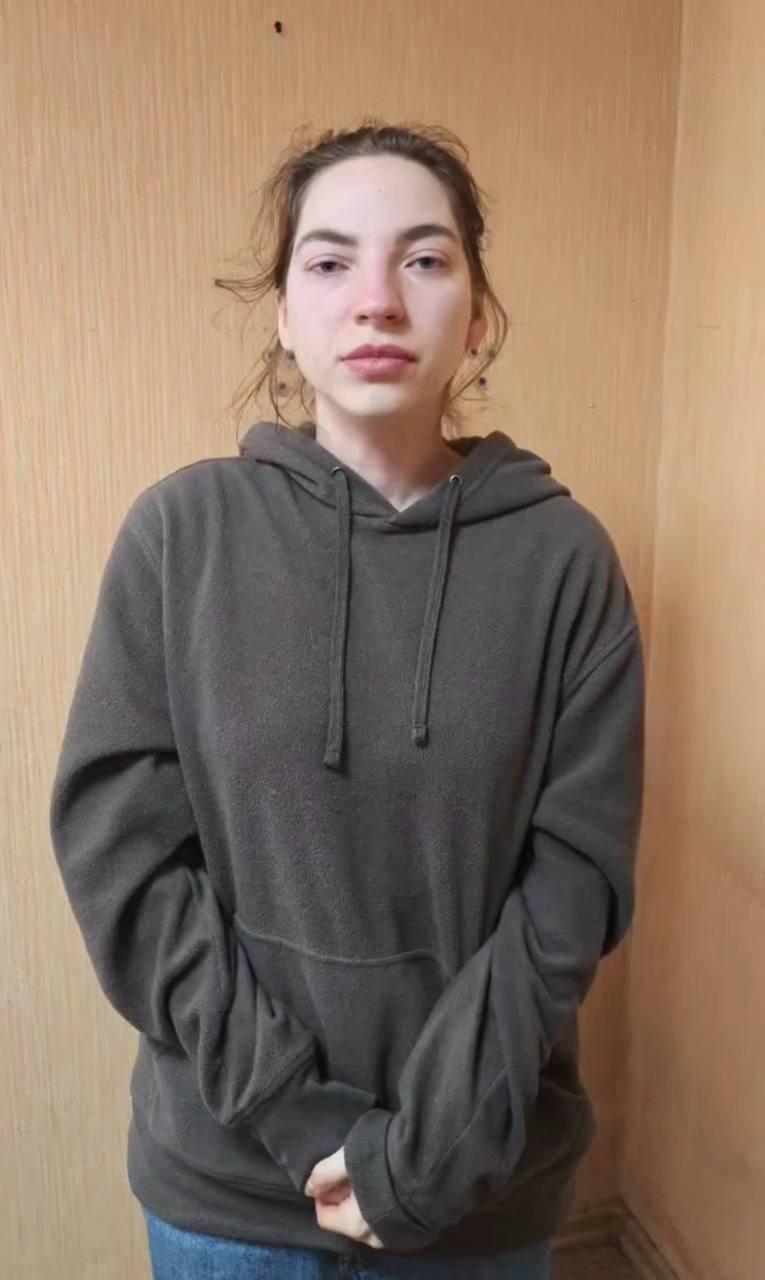 В Ярославле какая-то левачка срывала листовки о наборе на контрактную службу...