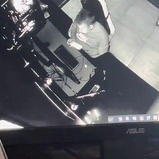 В ПК-клубе админ сказал посетителю чувствовать себя как дома и тот... решил подрочить.