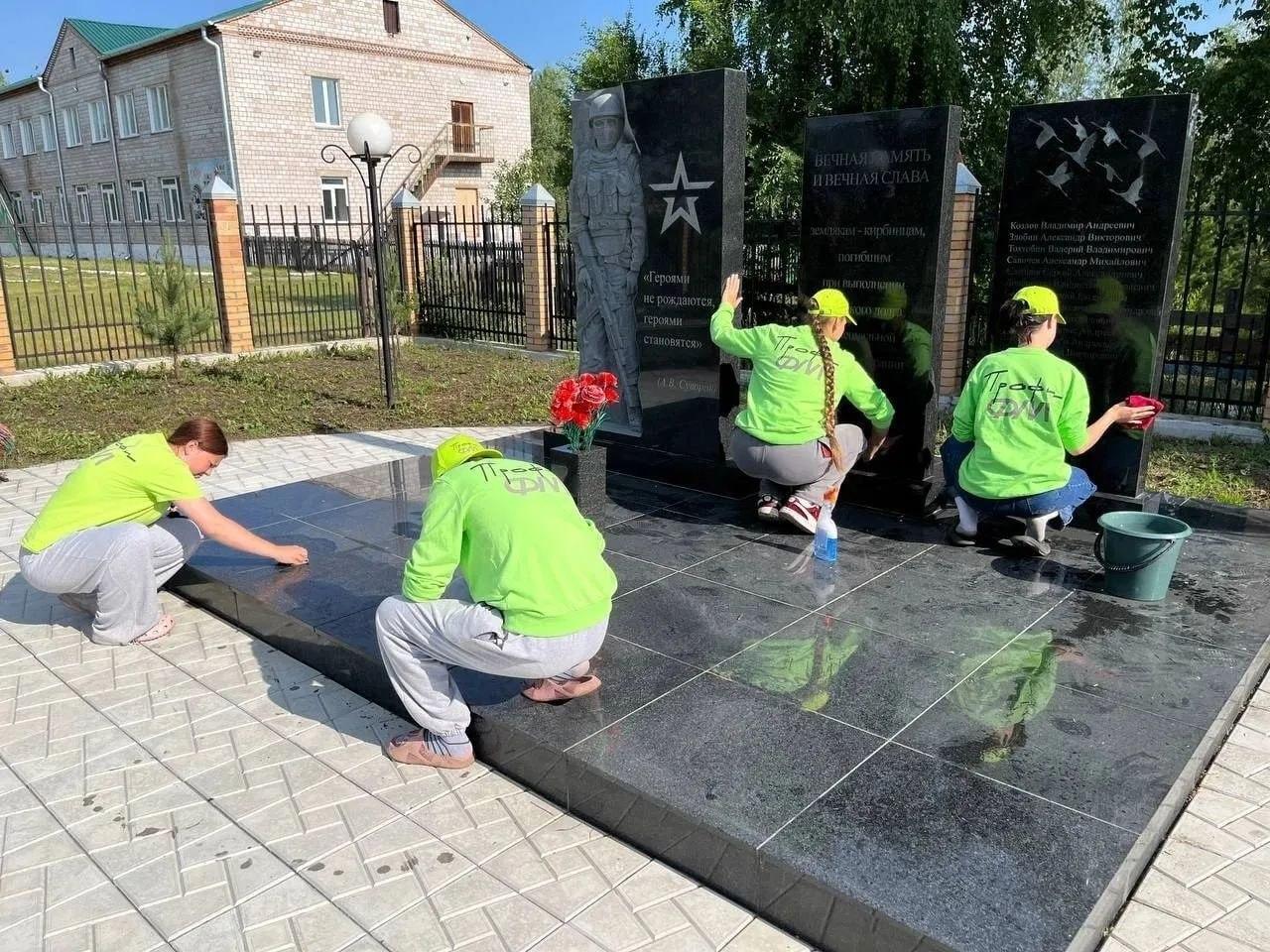 1 137 школьников работали в Хакасии минувшим летом.