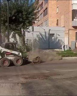 Подрядчик запылил всю улицу Кирова утром
