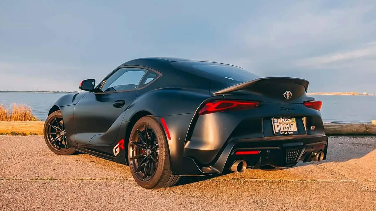 Toyota показала финальную версию GR Supra MkV — легендарный спорткар скоро уйдёт на покой.