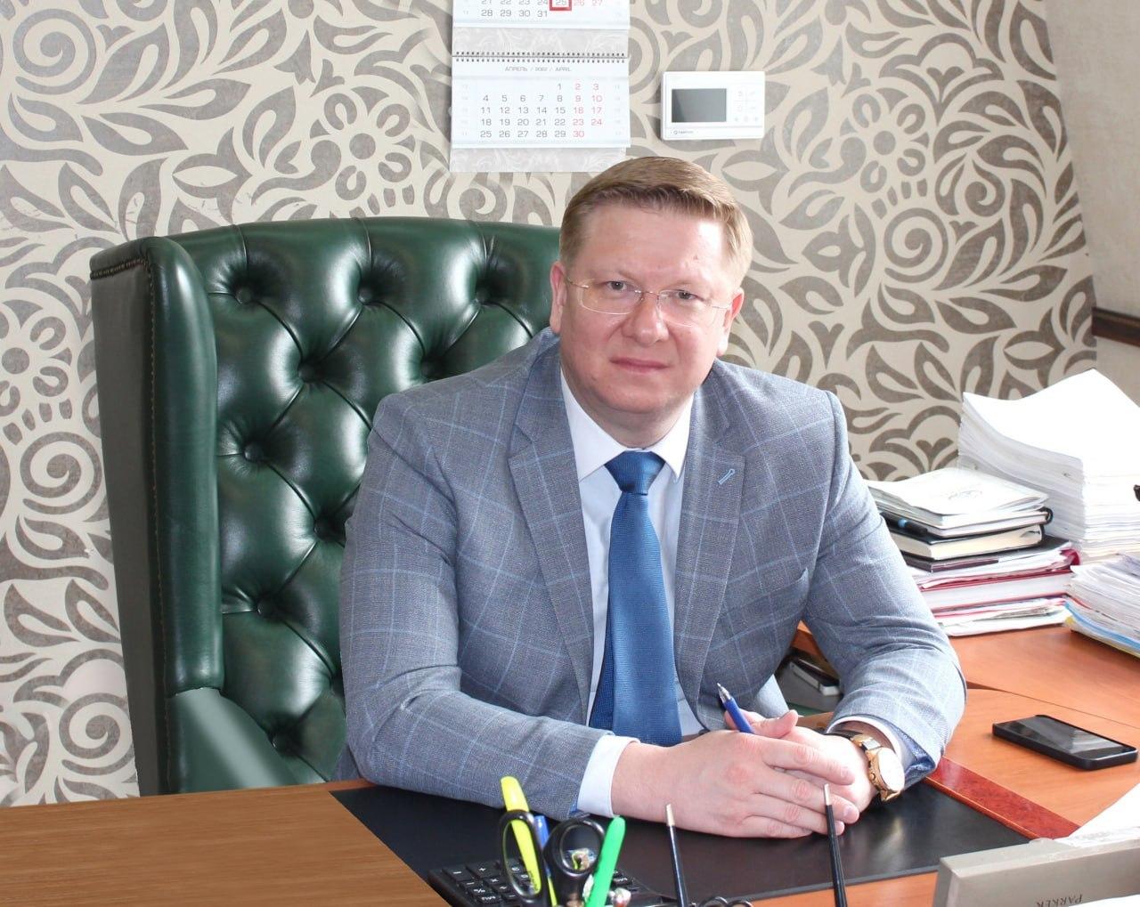 В Иванове оштрафовали депутата «Единой России», который называл журналиста «пидорасом», плевал в него и бил по щекам.