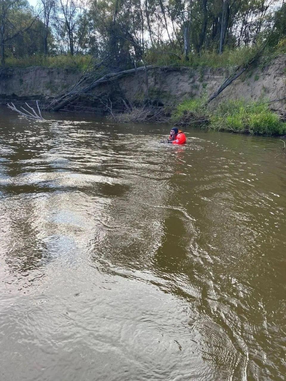 Тело утонувшего рыбака ищут ачинские спасатели Водолазы обследовали больше 20...