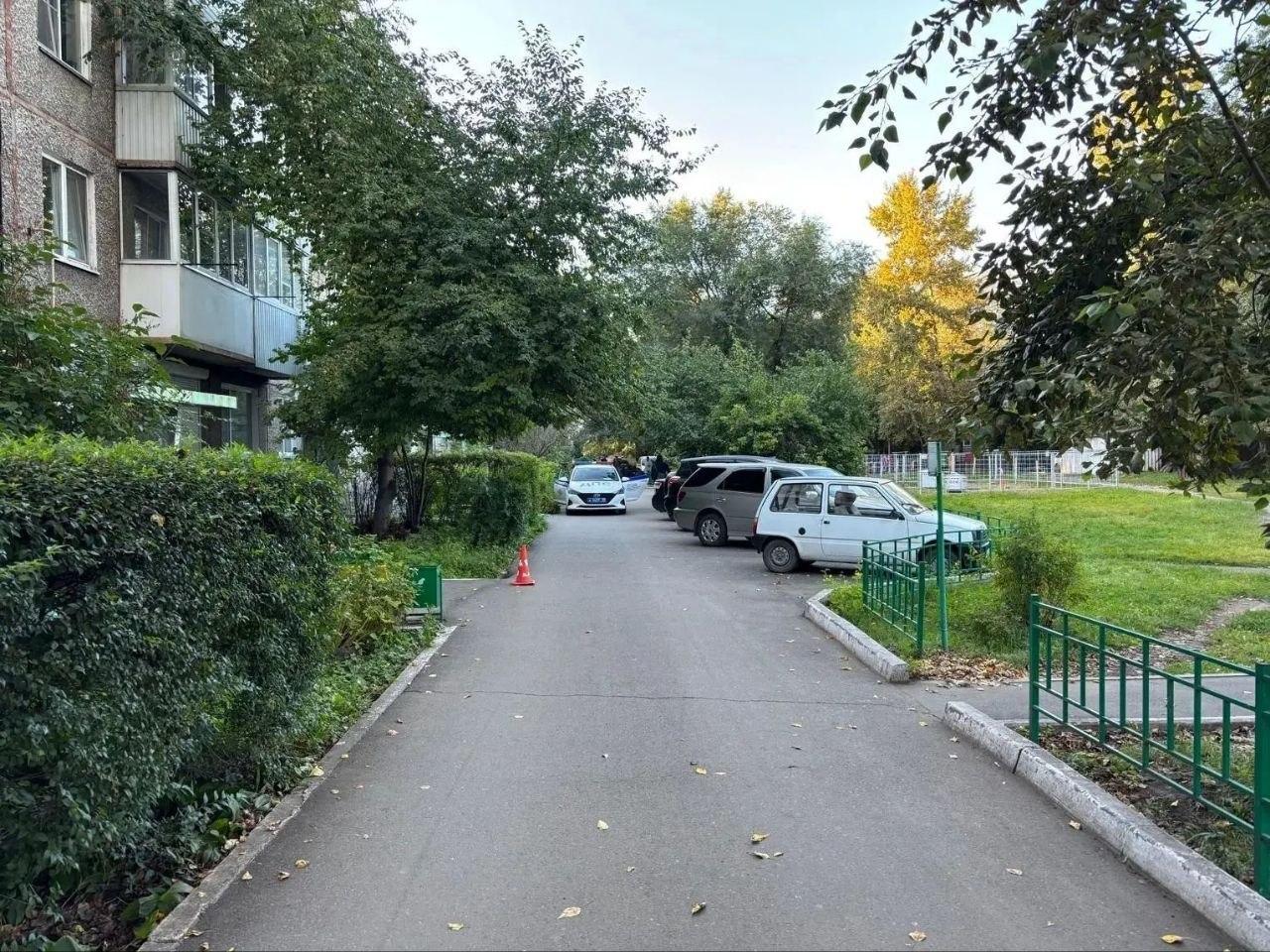 12-летний самокатчик сбил 9-летнюю девочку