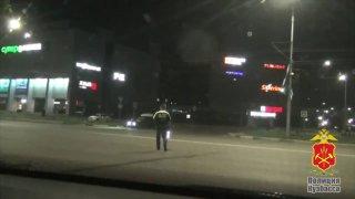В Новокузнецке пьяная 18-летняя девушка угнала автомобиль и устроила полицейскую погоню