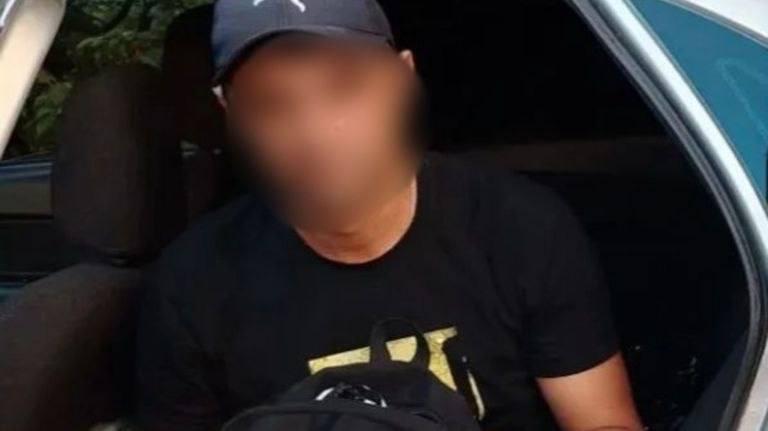 В центре Брянска задержали мужчину с крупной партией наркотиков