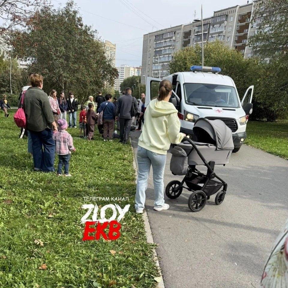 Самокатчик сбил ребенка в сквере на Опалихинской