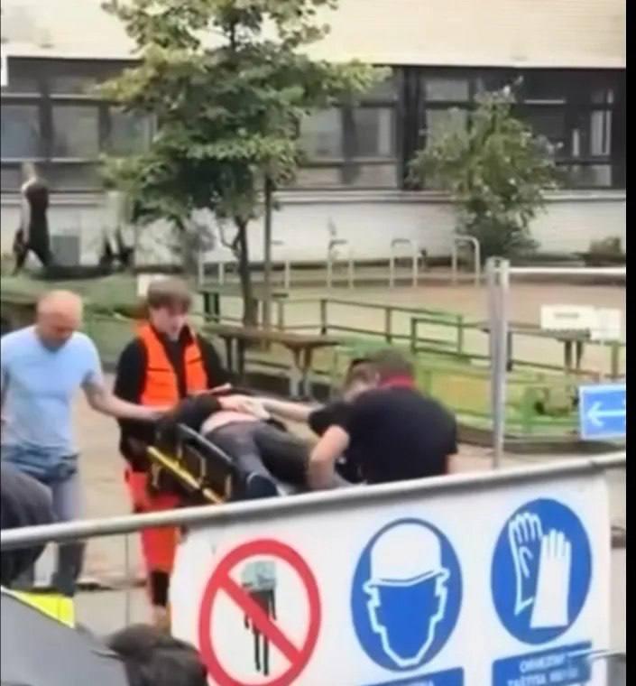 В Хорватии школьника забуллили из-за внешности, а на следующий день он изрезал обидчика ножом.