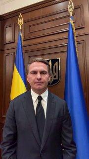 Подавший в отставку генпрокурор Украины вручил «пидозру» директору антикоррупционного органа НАБУ, который ранее вручил «пидозру» его коллегам — по делу о крышевании колл-центров