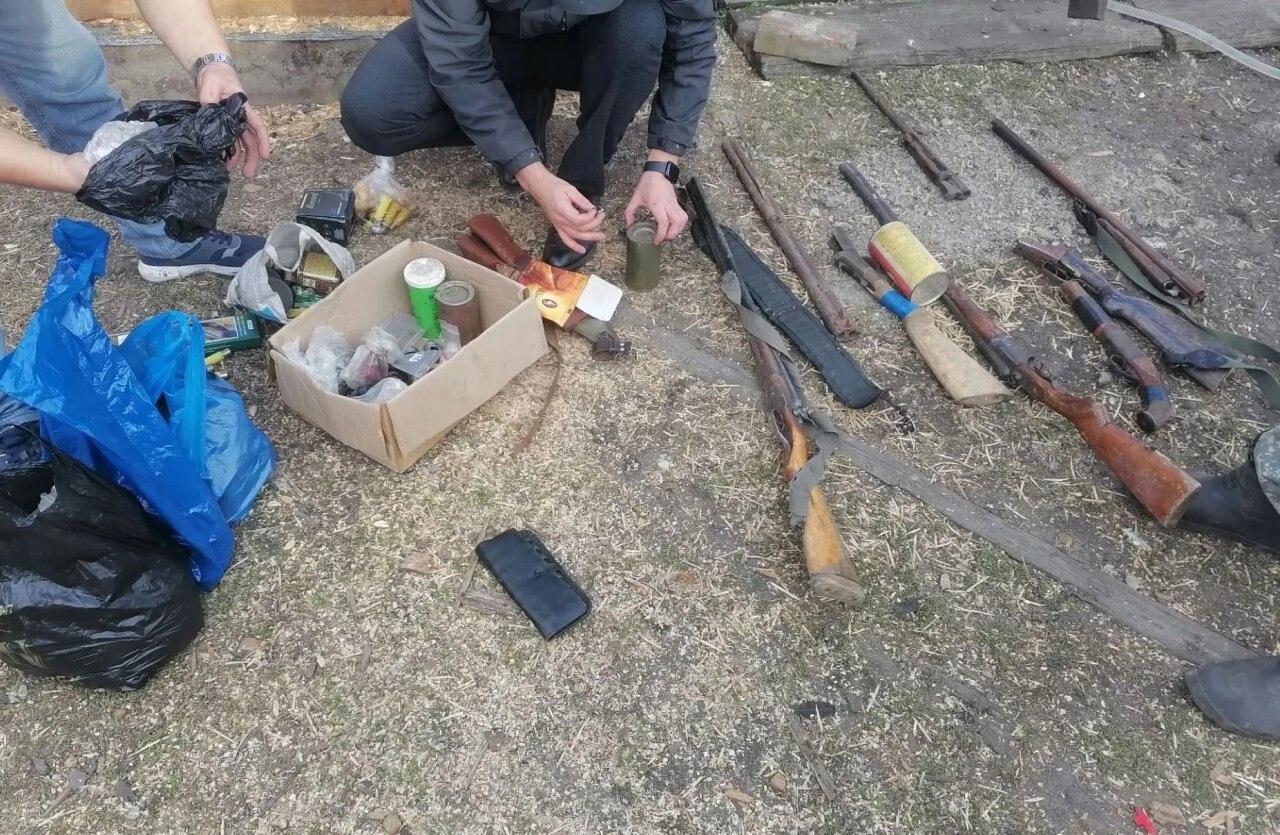 В селе Ирбейском сотрудники уголовного розыска изъяли у 49-летнего местного...