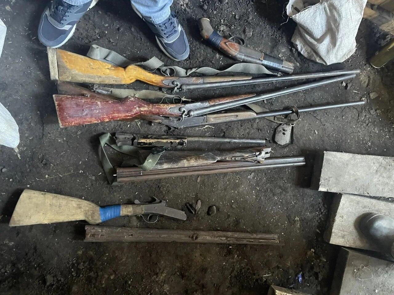 В селе Ирбейском сотрудники уголовного розыска изъяли у 49-летнего местного...