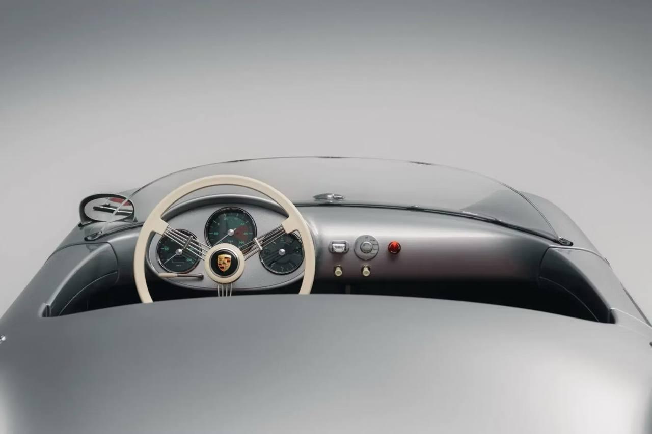 Porsche 550 Spyder уменьшили в 5 раз и выставили на продажу за (!) 8 миллионов рублей.