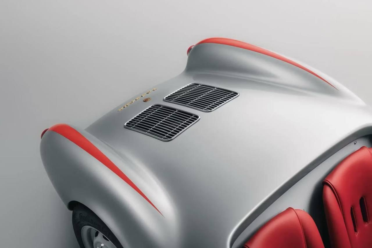 Porsche 550 Spyder уменьшили в 5 раз и выставили на продажу за (!) 8 миллионов рублей.