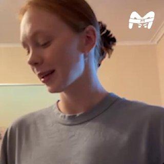 Глава Обнинска подарил пряник и мочалку (!) пловчихе Алине Гайфутдиновой,...