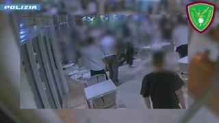 В Италии пассажиры круизного лайнера устроили массовую драку на борту из-за оскорблённой девушки