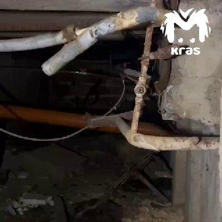 Подвал пятиэтажки в Красноярске несколько месяцев заливает канализационными...