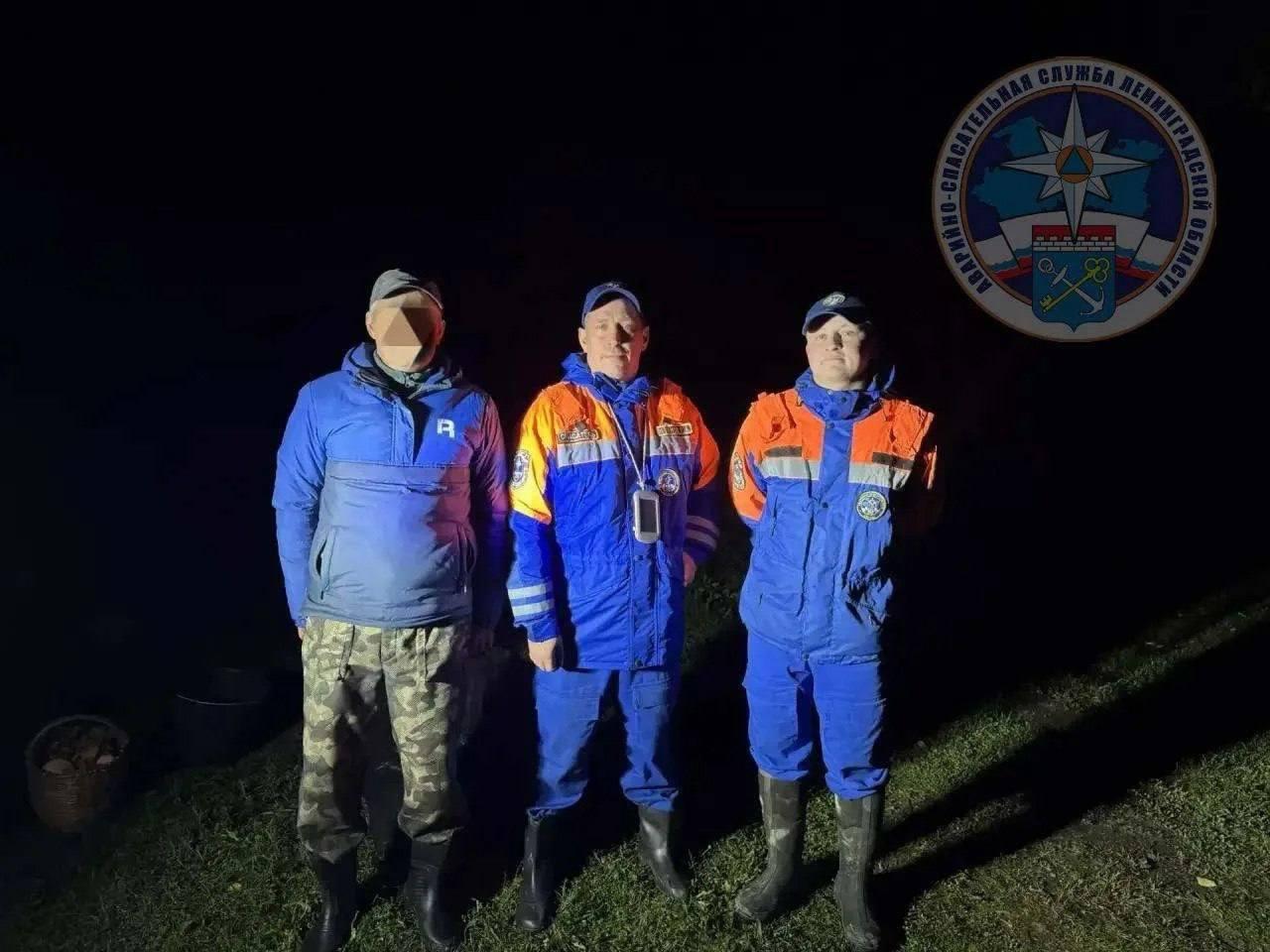 Заблудившегося мужчину спасли из леса под Приозерском