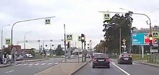 Daewoo сбил пешехода резким манёвром в Петербурге