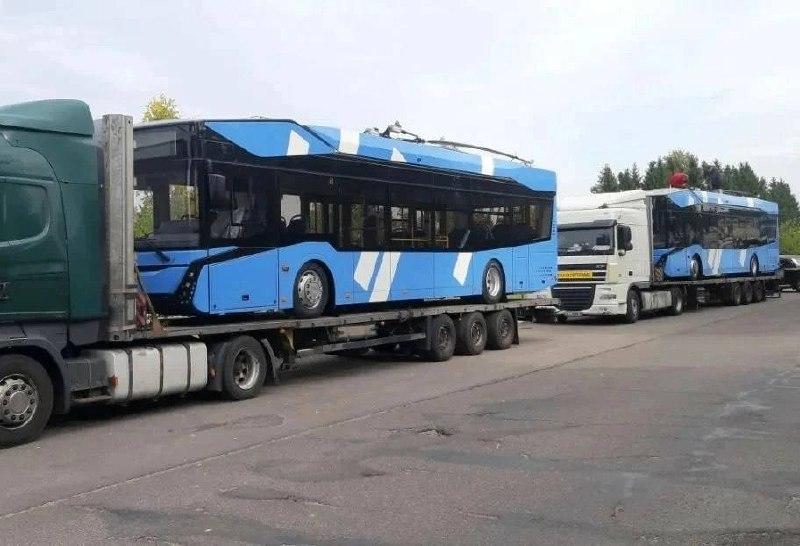 Первые белорусские троллейбусы новой модели прибыли в Петербург