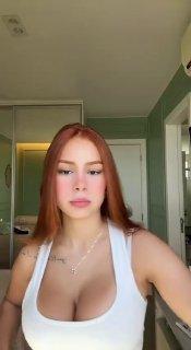 22-летняя блогерша покончила с собой после уменьшения груди в Бразилии