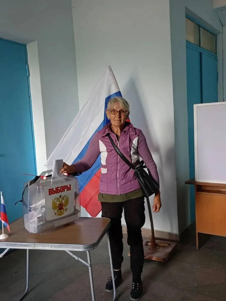 В Херсонской области в результате целенаправленной атаки БПЛА на гражданский автобус погибли два человека