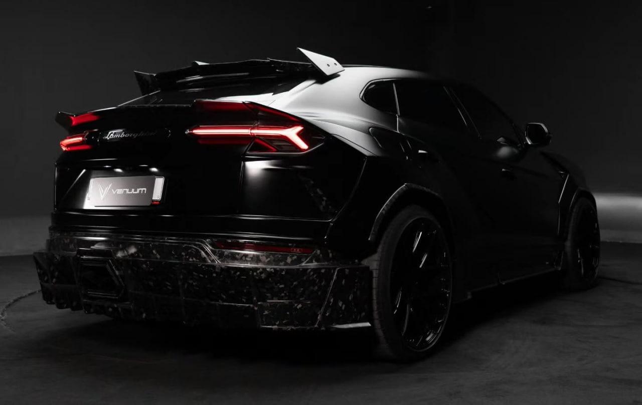 Lamborghini Urus превратили в настоящий «Бэтмобиль» — дубайское ателье Venuum показало самый агрессивный вариант кроссовера.