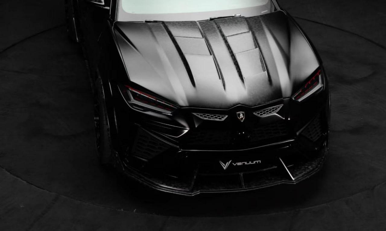 Lamborghini Urus превратили в настоящий «Бэтмобиль» — дубайское ателье Venuum показало самый агрессивный вариант кроссовера.