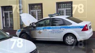 15-летняя школьница подожгла две полицейские машины в Петербурге