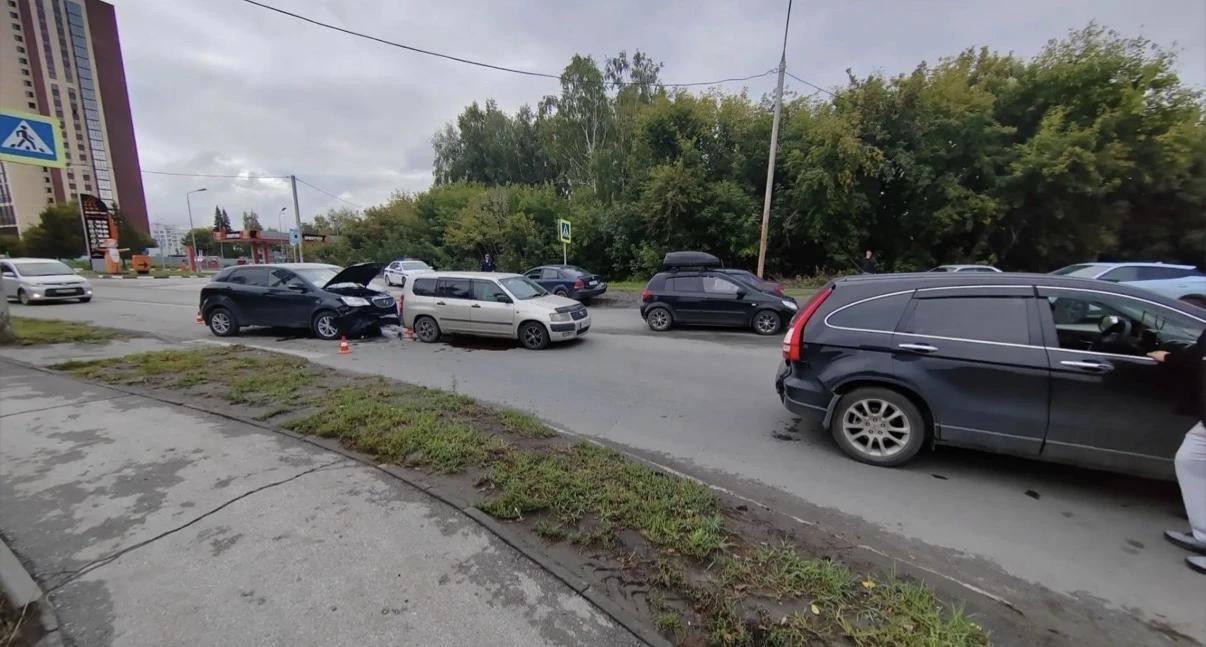 В Новосибирске водитель потерял сознание и умер за рулём
