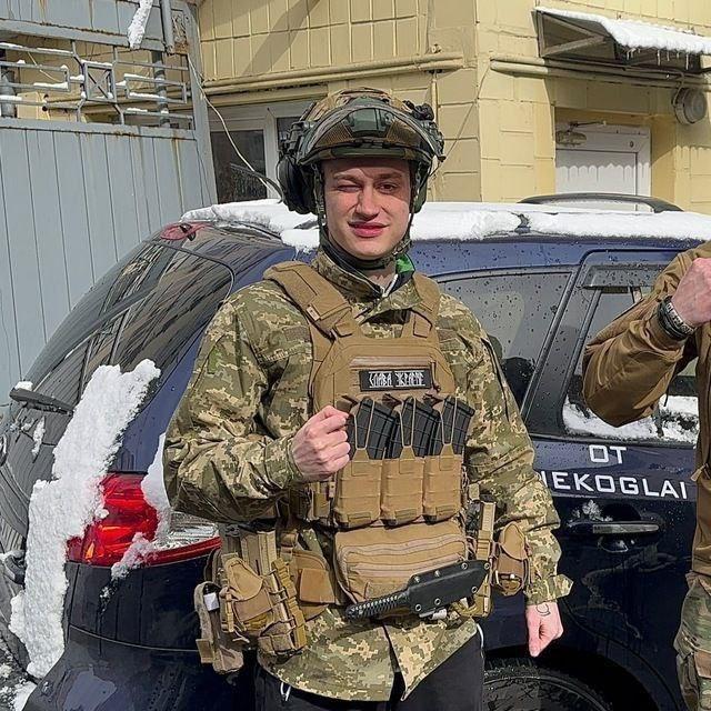 Блогер Некоглай задержан в Молдавии по подозрению в торговле наркотиками и организации наркопритона, пишут местные СМИ. Вместе с ним задержали его жену.