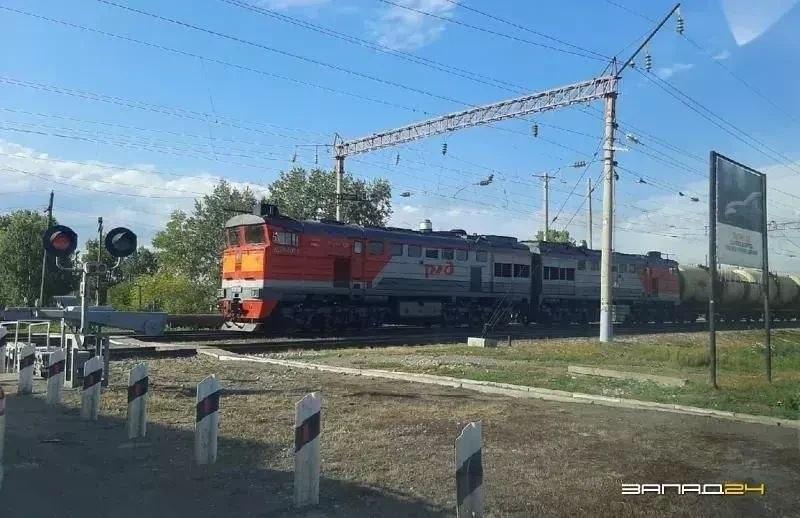 В городе Назарово полностью перекроют переезд в районе железнодорожной...