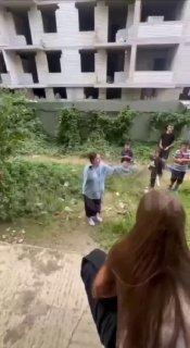 В Краснодарском крае мать швырнула кирпич в ровесницу дочери из-за конфликта...