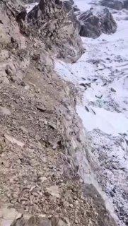 В горах Кабардино-Балкарии пропали двое туристов, на их поиски вышли спасатели, — МЧС.