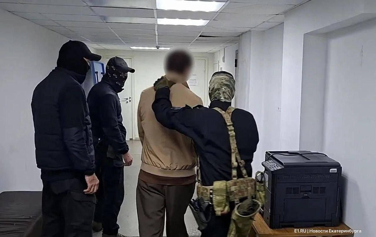 В Свердловской области задержали троих подозреваемых в похищении людей и...