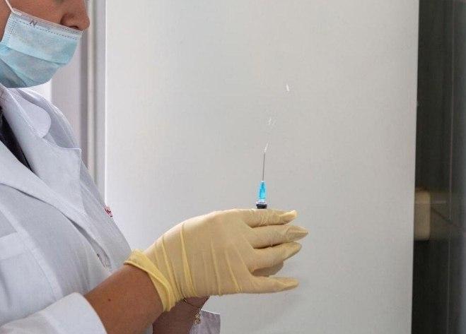 В Новосибирской области началась ежегодная вакцинация от гриппа Медицинские...