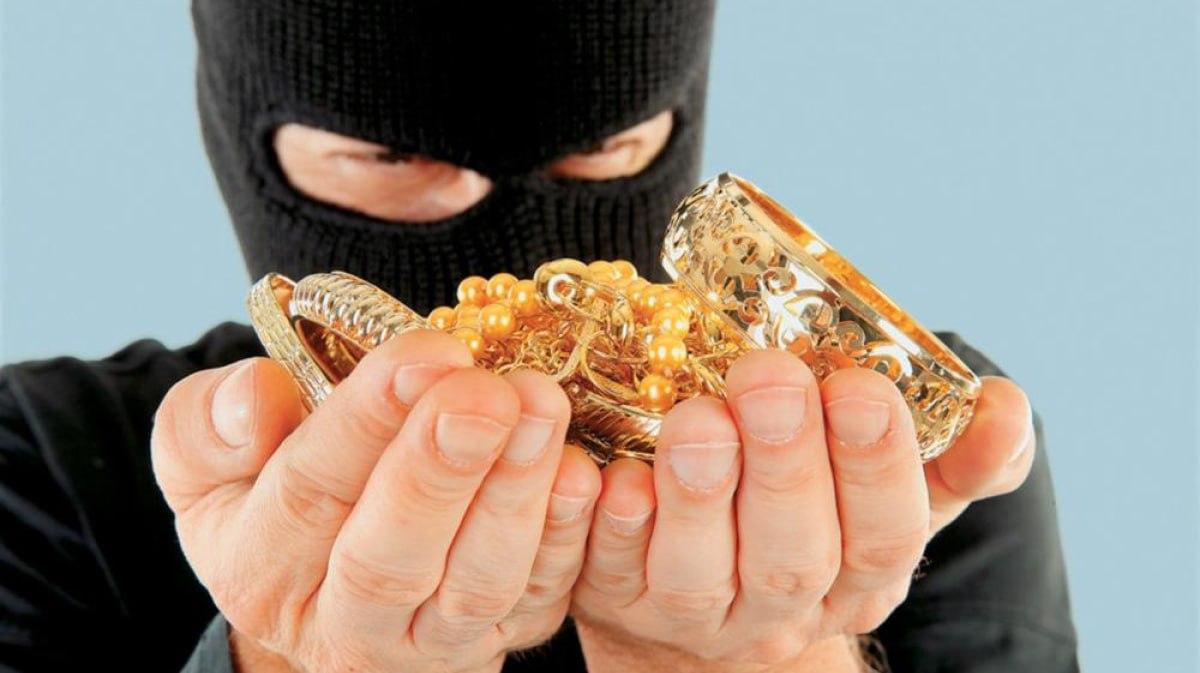 Ачинку дважды обокрал канский рецидивист