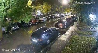 Мужчина разгромил лифт и ломился в квартиру жильца на юге Москвы — полиция, как утверждают местные, ехала около 50 минут.