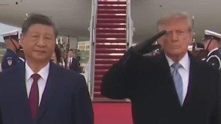 Трамп подарил нам новый мем на церемонии приветствия Си Цзиньпина в США.