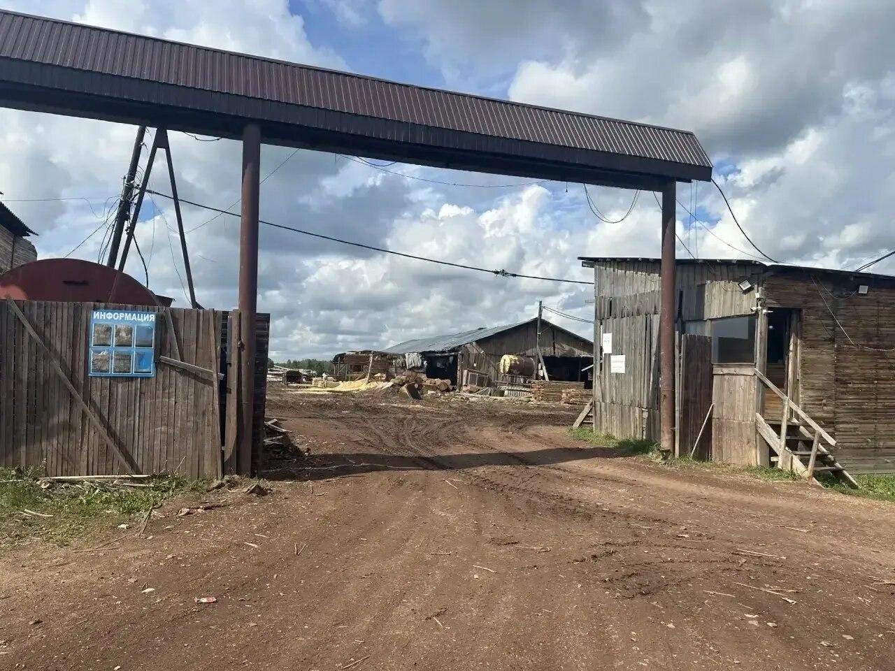 Экс-инспектора минэкологии будут судить за обман директора предприятия на 100...