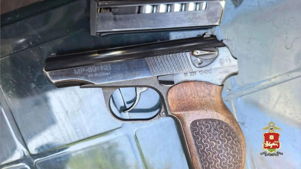 В Хакасии задержаны двое жителей Абакана, пытавшиеся пронести оружие на массовое мероприятие