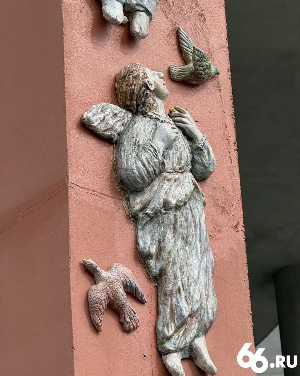 Входную группу в музей Ройзмана* восстановили после нападения вандалов